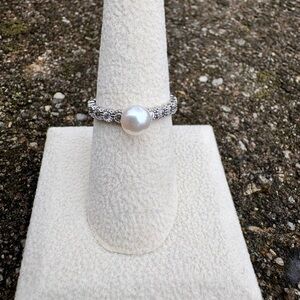 Vantel Pearls Ring. NWT. White Pearl. .925Silver